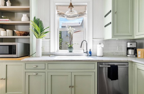Downtown Charleston House | Historic Charleston home located in the heart of downtown Charleston
