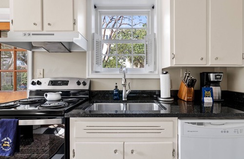 French Quarter House | Historic CHS! | The Carriage House at 68 Broad