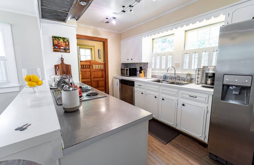 Aiken Cottage | Historic Cottage - At Hopelands Gardens close to Hitchcock Woods (Remodeled)