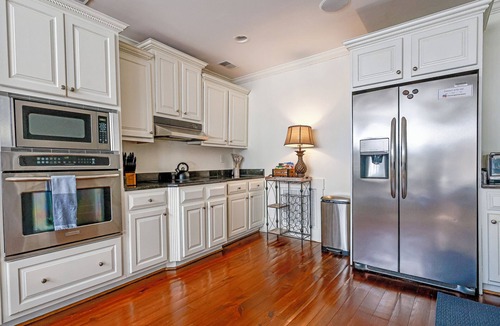 South of Broad Condo | Historic District: 2BR/2BA w/Parking, Near the Battery & Colonial Lake
