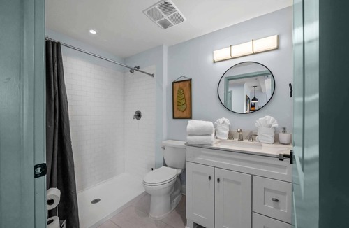Conway Condo | Historic Elegance Loft in Downtown Conway