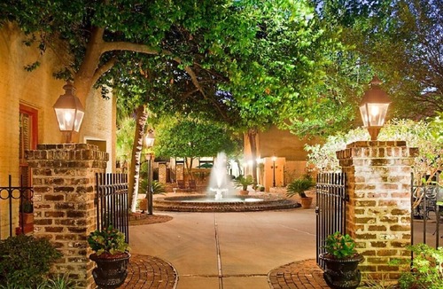 Charleston Historic District Apartment | Historic French Quarter Charleston at your fingertips, close to everything fun.