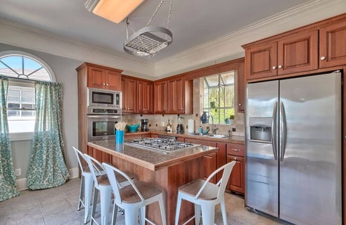 Columbia House | Historic Southern Beauty 4bed Charming Cola Home!