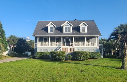 Sullivan's Island House | Holiday Booking Deals! Sleeps13 5Bd 4Bth Walk to beach!
