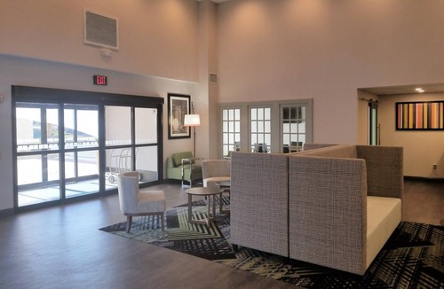 Dentsville Hotel | Holiday Inn Express Columbia NE - Fort Jackson by IHG