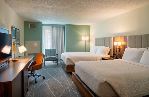 Westside Hotel | Holiday Inn Express & Suites Charleston DWTN - Medical CTR by IHG
