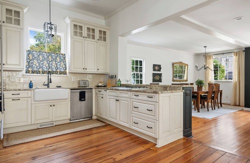 South of Broad House | Home of the Queen- 4br/3.5ba & Private Pool in Heart of CHS!