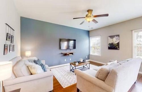 Charleston Villa | Home Sweet Home in Charleston! 3BR full amenities