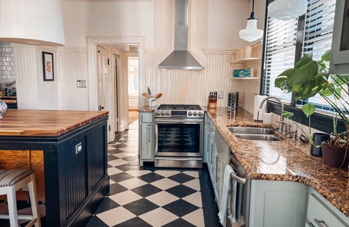 Greensboro House | Hot Tub - Chefs Kitchen-Fenced Yard- Historic Home