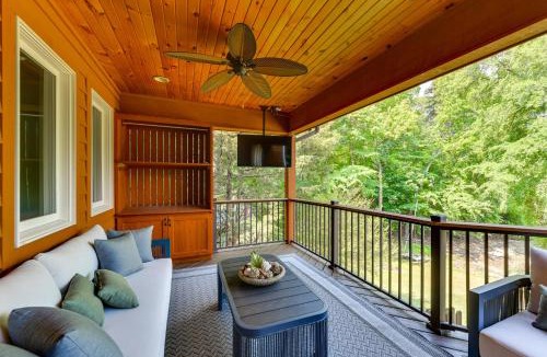 Bowling Green House | Hot Tub, Dock, Game Room! Stunning Lake Wylie Home