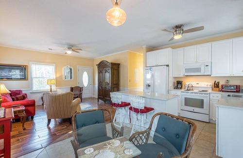 Folly Beach House | House on 2nd E Huron - Starr's Folly - Cute 3 BR Cottage - Pets Considered