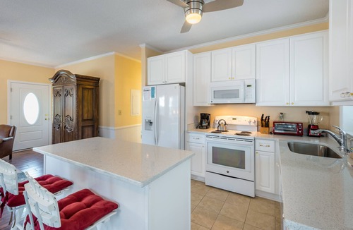 Folly Beach House | House on 2nd E Huron - Starr's Folly - Cute 3 BR Cottage - Pets Considered