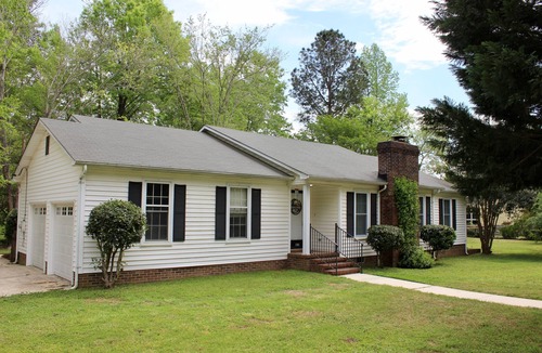 Augusta House | House on Rae's Creek within earshot of the Masters