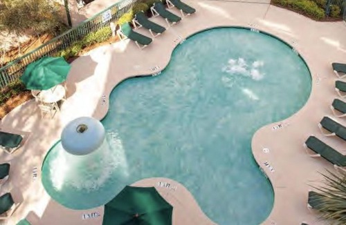 The Cottages Apartment | Huge three bedroom waking distance to the beach, shopping and dining