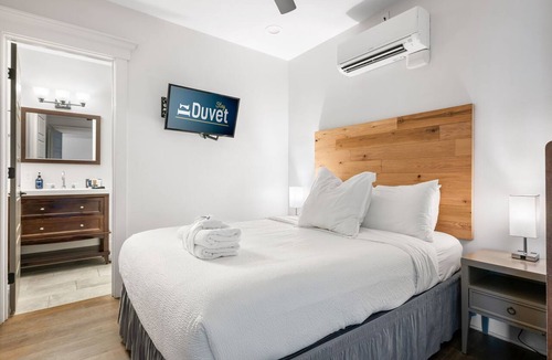 Downtown Charleston Apartment | In the Heart of King Street | Battery Suite