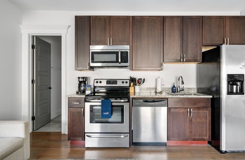 Downtown Charleston House | In the Heart of King Street | Edisto Suite