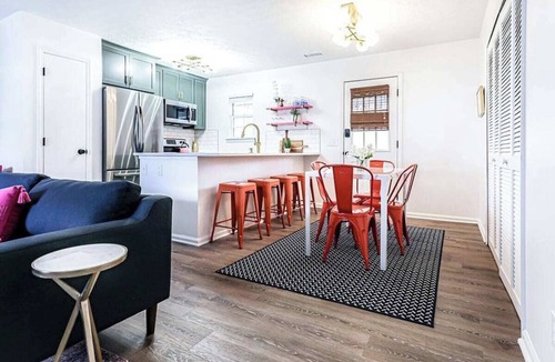 Whitemarsh Island House | Island Getaway Home * Tybee & Downtown * Dogs OK * Putting Green