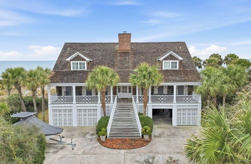 Debordieu Colony House | It’ll Dieu is an oceanfront retreat in DeBordieu Colony