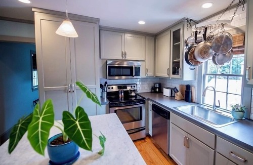 Westside Condo | January 2025 Discount! Charming 2-bedroom retreat with beautiful balcony