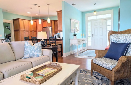 Melrose on the Beach House | JonBie Maisons SEA GLASS COTTAGE cart included with booking