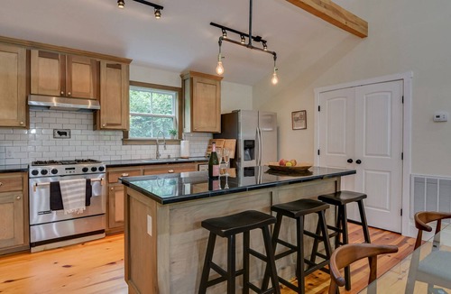 Aiken Cottage | Just minutes from downtown Aiken and Bruce's Field and Highland Event Center