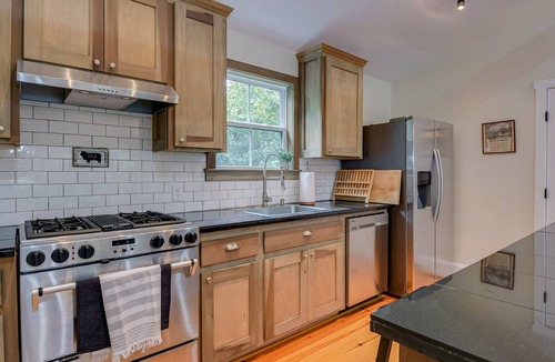 Aiken Cottage | Just minutes from downtown Aiken and Bruce's Field and Highland Event Center