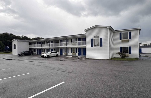 Hampton Apartment | King Bed Non-Smoking