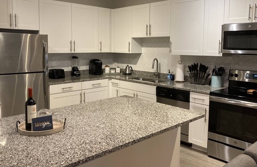 North Charleston Apartment | King Bed/Pool/Trendy Nbhd