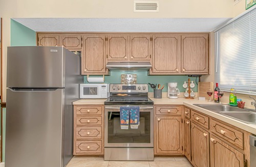 North Myrtle Beach House | King Bed - Private Deck - Walk To Beach - Arcade - Dogs OK - Baby Gear - Laundry