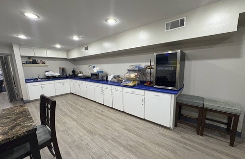 Hampton Apartment | King Bed|Smoking|Hampton