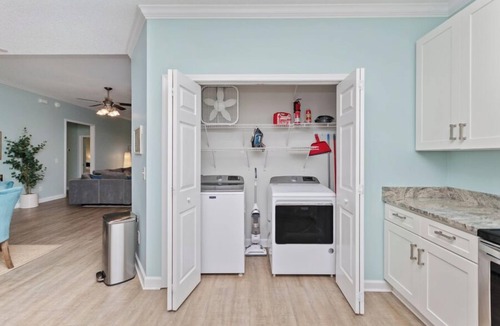 Crescent Beach House | Kings on Madison|Near Beach|4 King Beds|EV Charger