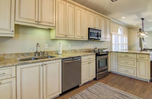Ocean Point House | Lagoon & Golf Views | Screened Porches | Walk to Beach | Ocean Point
