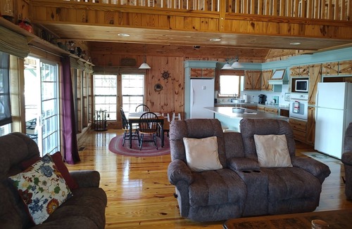 Summerton House | Lake Haven - Waterfront Cabin with Dock and Swim Area