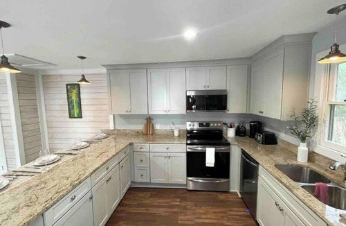 Prosperity House | Lake Murray Cottage w/Private Dock, Fire Pit & Kayaks - Near Martin's Landing