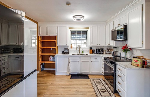 Harbison House | Lake Murray Retreat Near USC & Columbia
