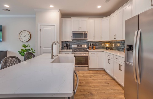 Greenwood Condo | Lakefront Condo l Lake Greenwood l Walk to Dining & Docks & Shops