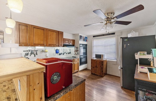 New London House | Lakefront on quiet cove at Badin Lake, Bear Necessities. Sleeps 10
