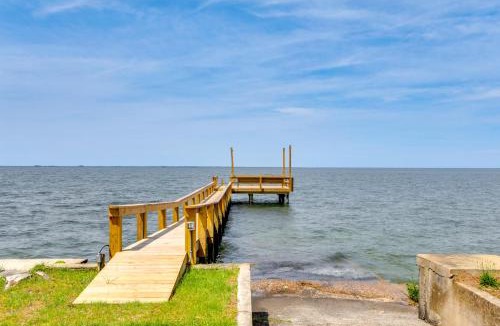 Russellville House | Lakefront Retreat w/Game Room & Private Dock!