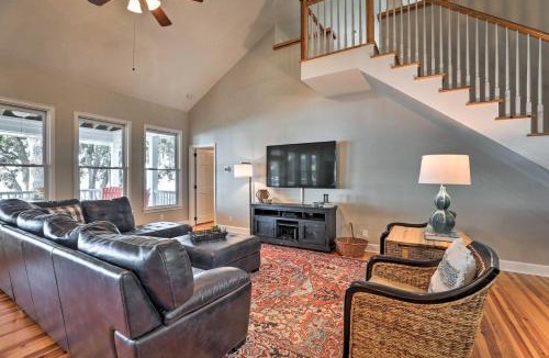 Russellville House | Lakefront Retreat w/Game Room & Private Dock!