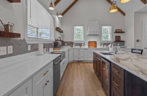 Southmont House | LAKEFRONT RETREAT W/PRIVATE DOCK, HOT TUB & GAME ROOM - UWHARRIE MOUNTAINS