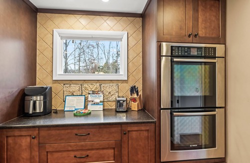 Jamestown House | Lakefront Retreat with Private Indoor Heated Pool