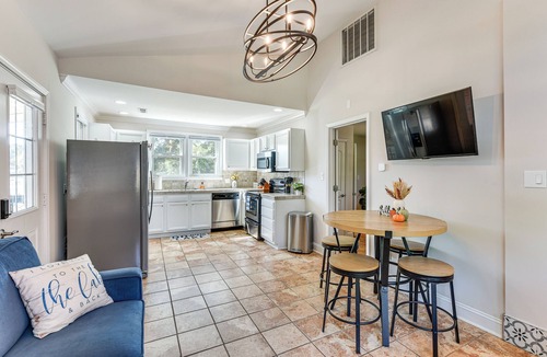 Lancaster House | Lakeside Bungalow at Cedar Pines Lake