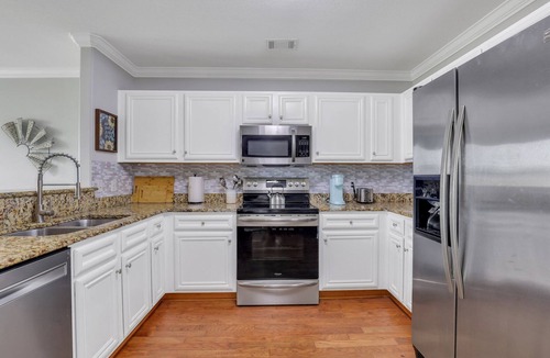 Port Wentworth House | ⭐ Lakeside Family Oasis. 19 minutes to Downtown Savannah! 10 Guest Stay. ⭐
