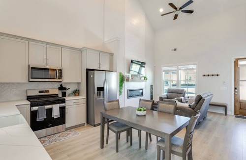 Greenwood House | 'Lakeside Retreat' w/Boat Dock in Greenwood!