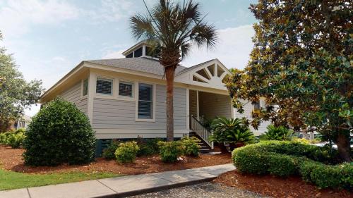 Litchfield by the Sea House | Lakeside Tranquility 2BR Villa Resort Amenities