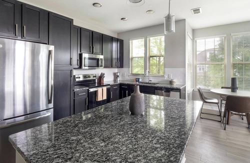 Summerville Apartment | Landing | Amazing 3BD, Pool, Gym