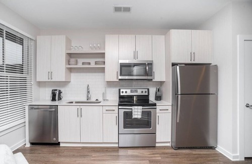 Westside Apartment | Landing at Caroline Apartments - 1 Bedroom in Westside