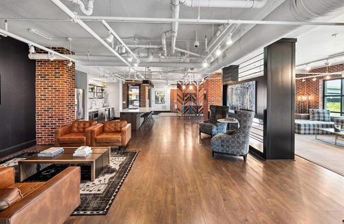 Downtown Charleston Apartment | Landing at Meeting Street Lofts - 2 Bedrooms in East Central