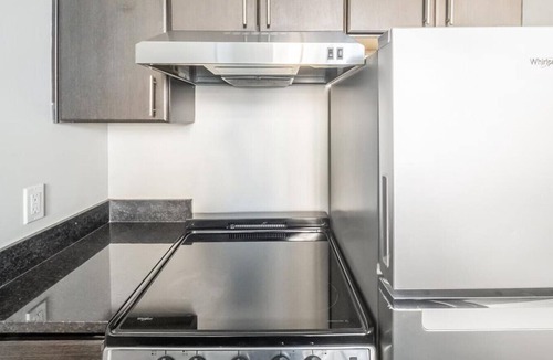 Downtown Charleston Apartment | Landing at Meeting Street Lofts - 2 Bedrooms in East Central