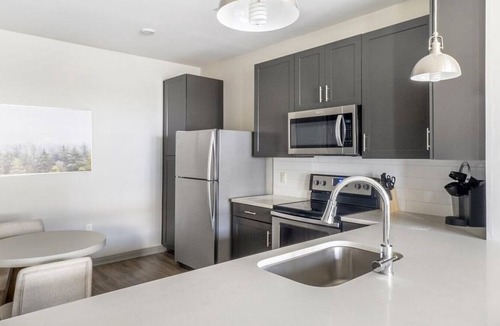 Downtown Charleston Apartment | Landing at Meeting Street Lofts - 1 Bedroom in East Central
